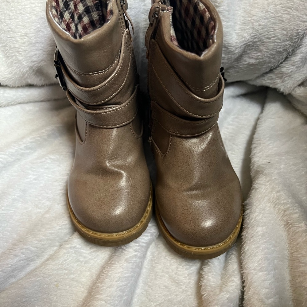Chic Tan Kids Boots